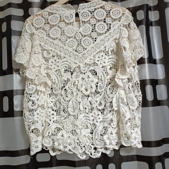 🌸 **Effortless Elegance with Adiva's Lace Flutter Sleeve Shirt!** 🌸 - Picture 4 of 5